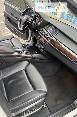 Внедорожник / Кроссовер BMW X6 2013 в Черновцах