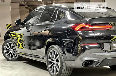 Позашляховик / Кросовер BMW X6 2021 в 