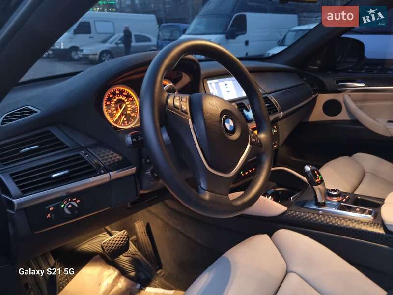 Внедорожник / Кроссовер BMW X6 2011 в Ровно
