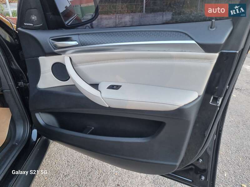 Внедорожник / Кроссовер BMW X6 2011 в Ровно