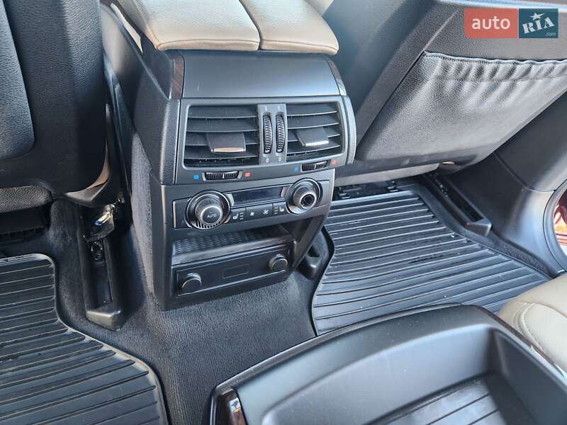 Внедорожник / Кроссовер BMW X6 2012 в Киеве