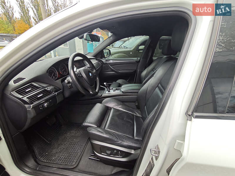 Внедорожник / Кроссовер BMW X6 2010 в Киеве