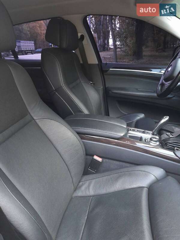 Внедорожник / Кроссовер BMW X6 2011 в Запорожье