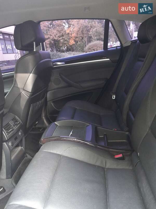 Внедорожник / Кроссовер BMW X6 2011 в Запорожье