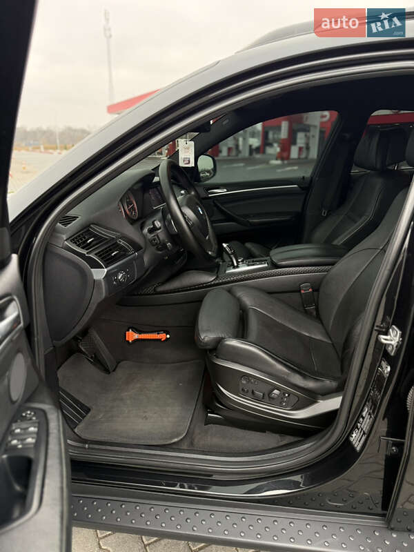 Внедорожник / Кроссовер BMW X6 2011 в Черновцах