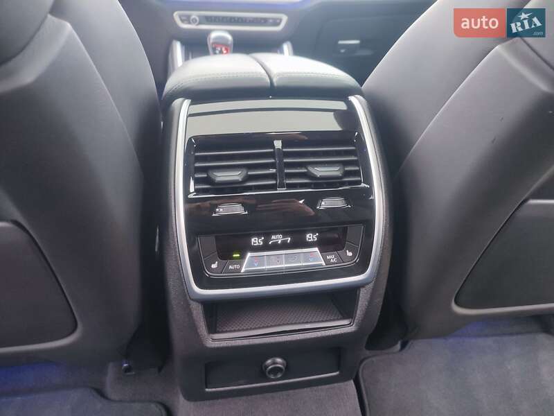 Внедорожник / Кроссовер BMW X6 2021 в Киеве