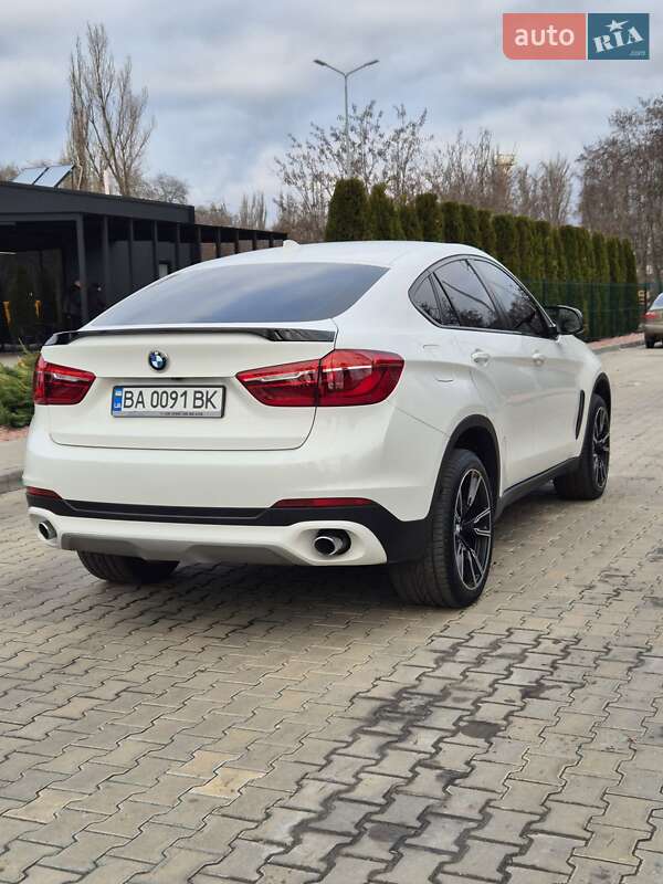 Внедорожник / Кроссовер BMW X6 2015 в Кременчуге