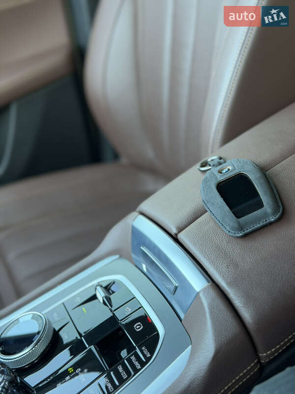 Внедорожник / Кроссовер BMW X6 2021 в Киеве