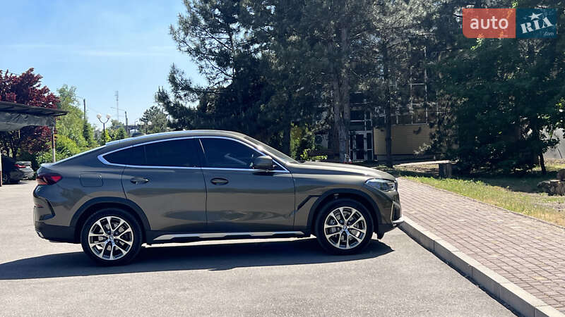 Внедорожник / Кроссовер BMW X6 2021 в Киеве
