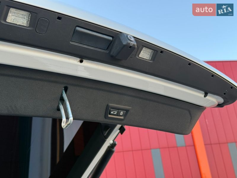 Внедорожник / Кроссовер BMW X6 2020 в Киеве