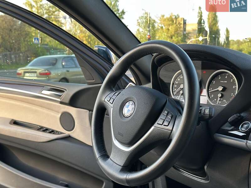 Внедорожник / Кроссовер BMW X6 2012 в Киеве