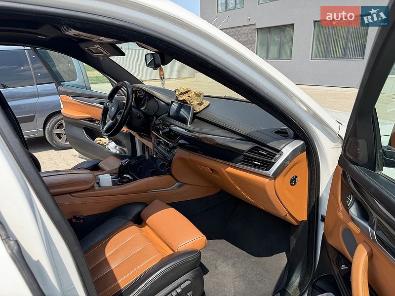Внедорожник / Кроссовер BMW X6 2016 в Черновцах