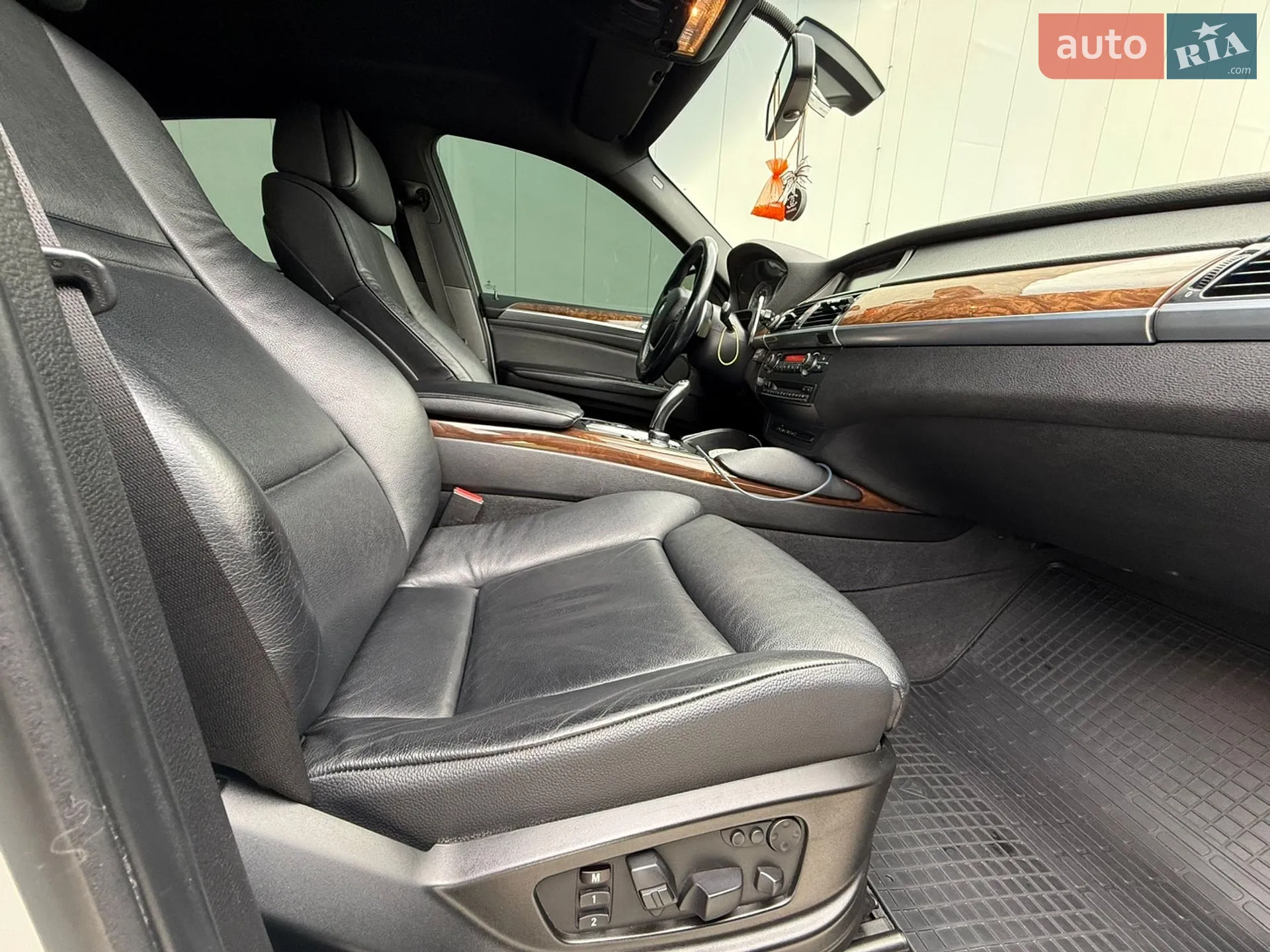 2011 BMW X6 - мініатюра 27