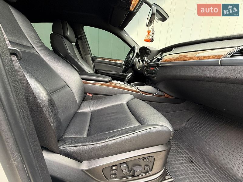 Внедорожник / Кроссовер BMW X6 2011 в Ровно