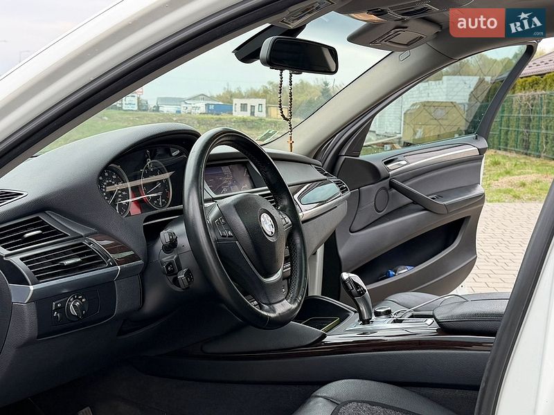 Внедорожник / Кроссовер BMW X6 2012 в Стрые