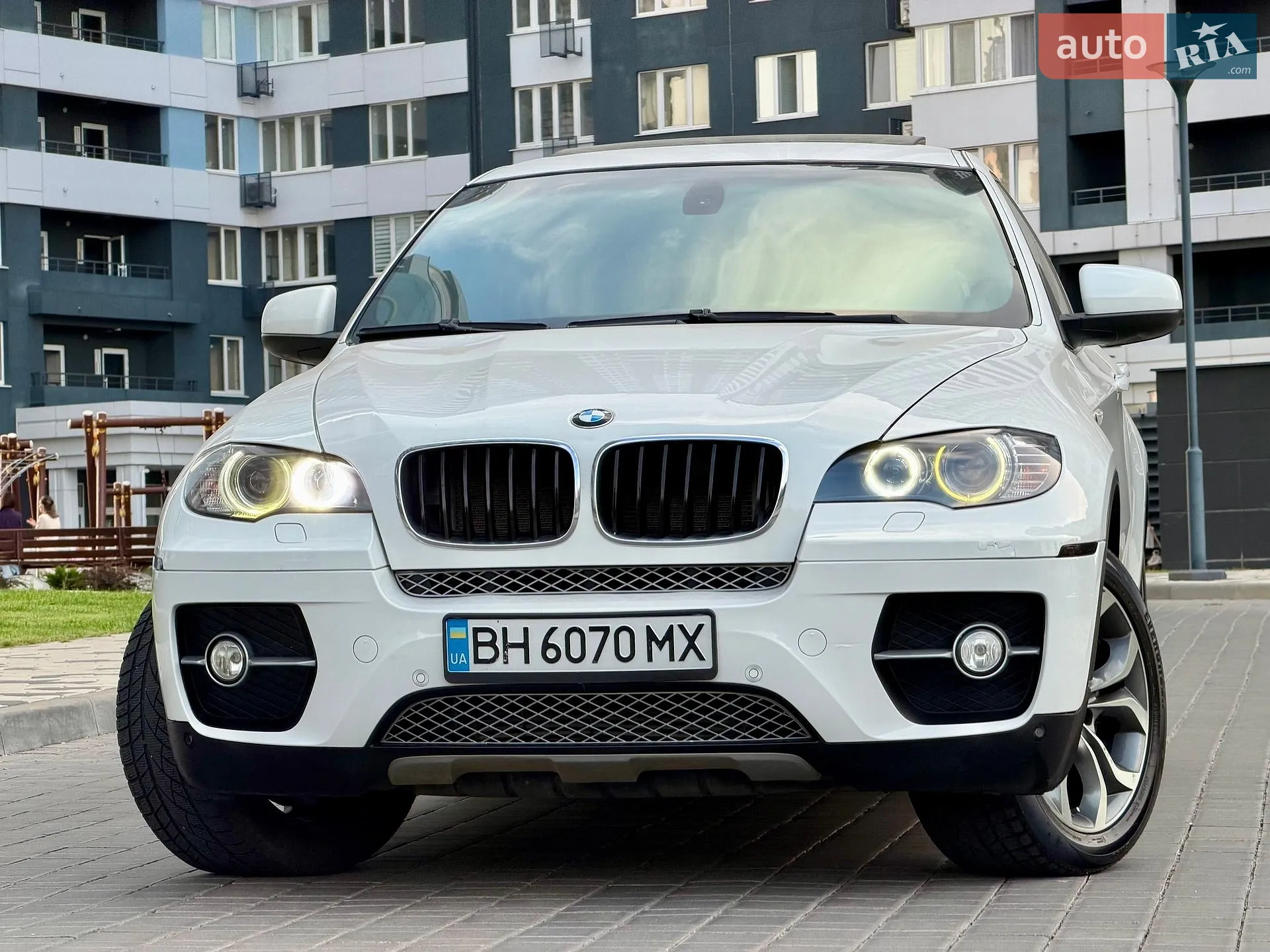 2010 BMW X6 - мініатюра 10