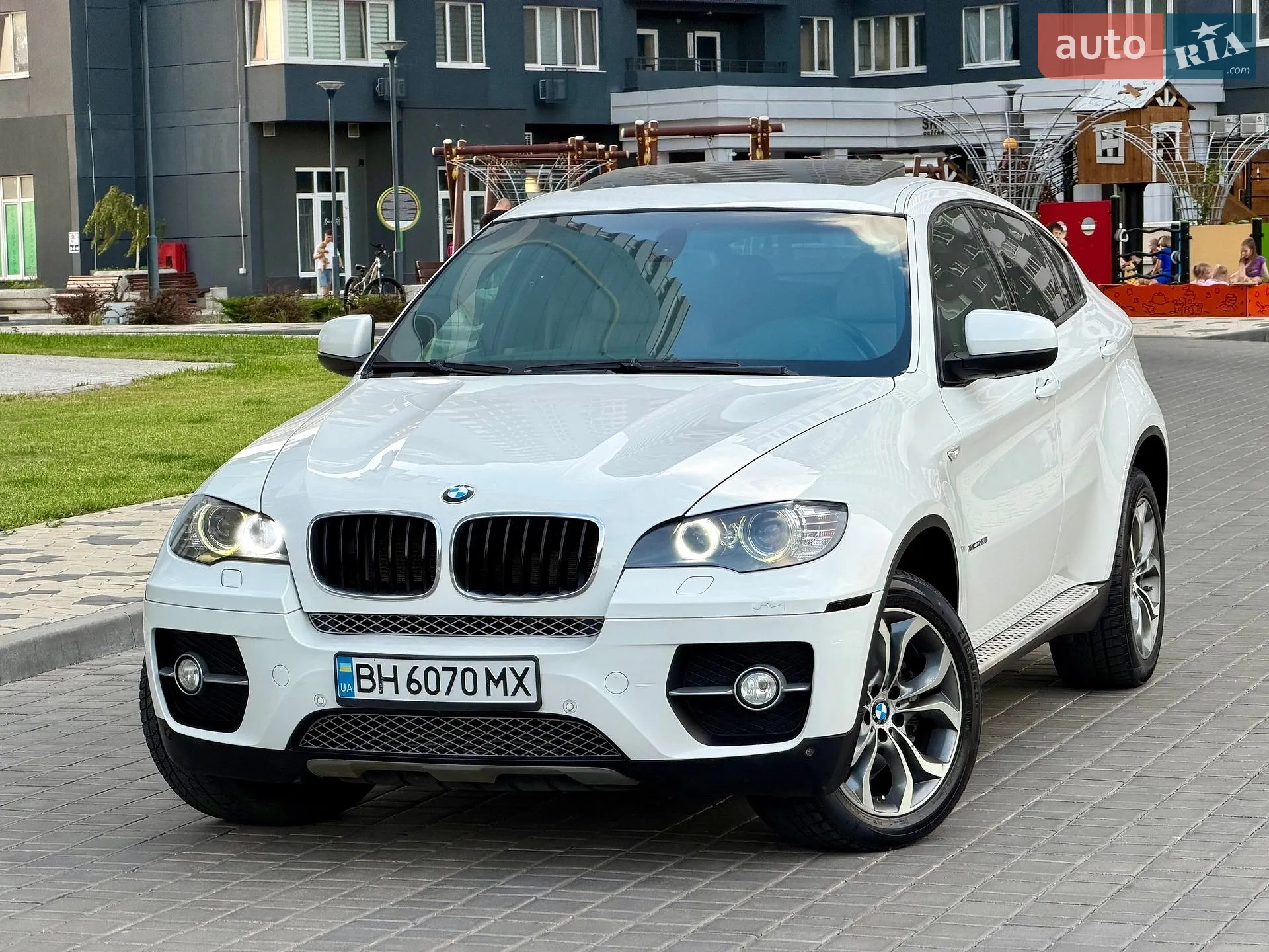 2010 BMW X6 - мініатюра 17