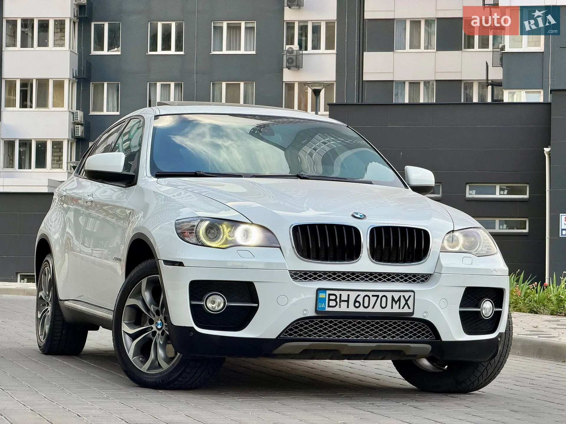 2010 BMW X6 - мініатюра 23