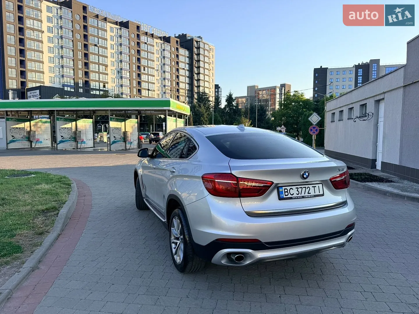 2015 BMW X6 - мініатюра 3