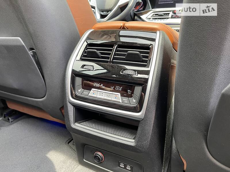 Позашляховик / Кросовер BMW X7 2020 в Києві