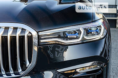 Внедорожник / Кроссовер BMW X7 2020 в 