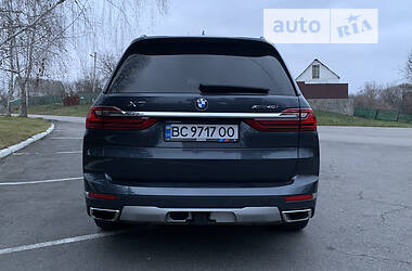 Позашляховик / Кросовер BMW X7 2020 в 