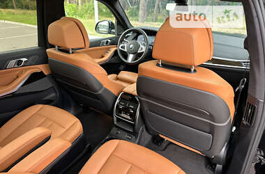 Позашляховик / Кросовер BMW X7 2020 в 