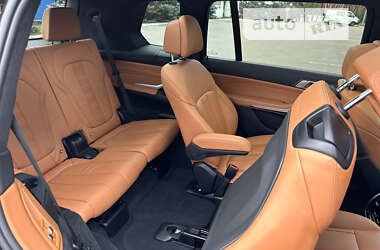 Позашляховик / Кросовер BMW X7 2020 в 