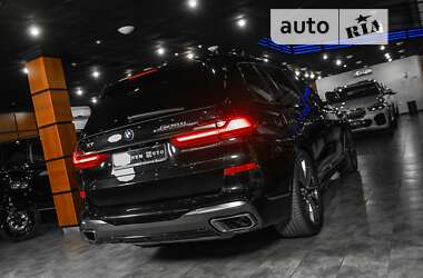 Позашляховик / Кросовер BMW X7 2020 в 
