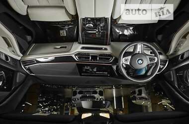 Позашляховик / Кросовер BMW X7 2020 в 