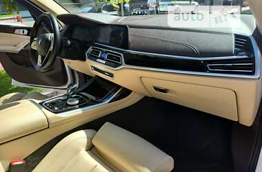 Позашляховик / Кросовер BMW X7 2019 в 
