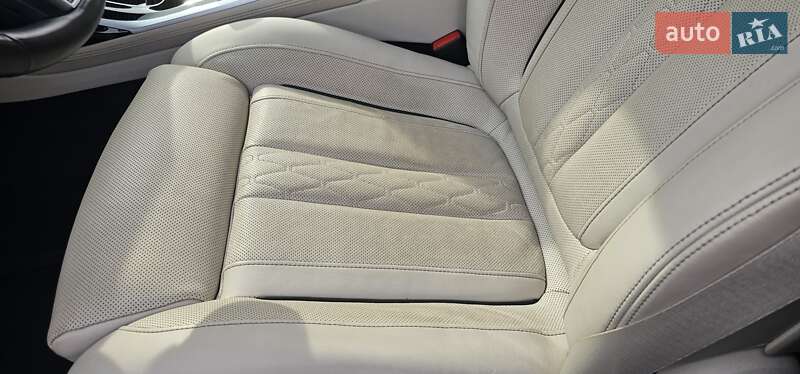 Внедорожник / Кроссовер BMW X7 2020 в Житомире