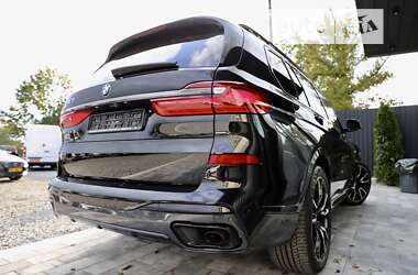 Позашляховик / Кросовер BMW X7 2022 в 