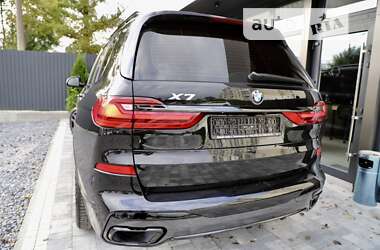 Позашляховик / Кросовер BMW X7 2022 в 