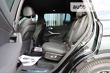 Позашляховик / Кросовер BMW X7 2022 в 