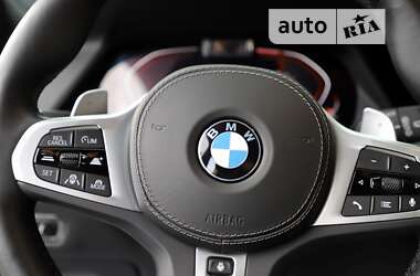 Позашляховик / Кросовер BMW X7 2022 в 