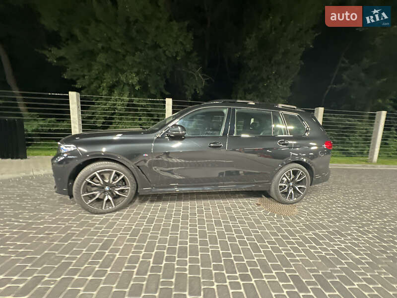 Внедорожник / Кроссовер BMW X7 2022 в Киеве