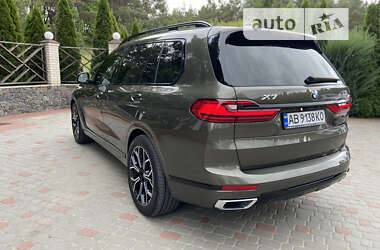 Позашляховик / Кросовер BMW X7 2022 в 