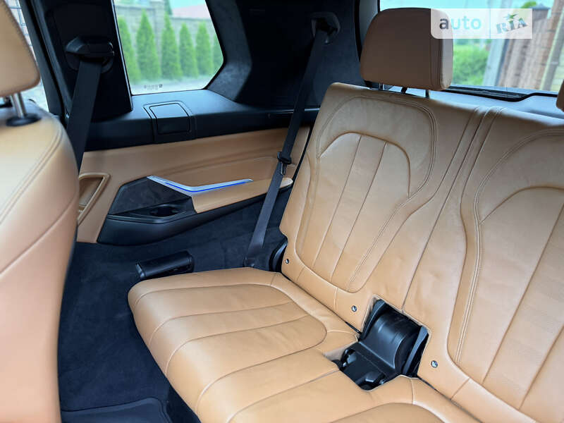 Внедорожник / Кроссовер BMW X7 2021 в Ровно