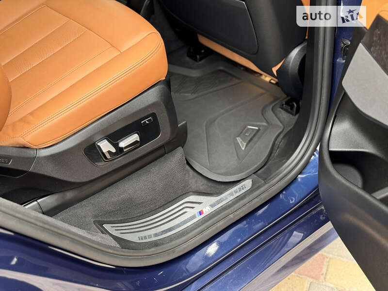 Внедорожник / Кроссовер BMW X7 2021 в Ровно