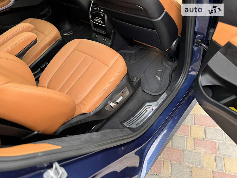 Внедорожник / Кроссовер BMW X7 2021 в Ровно