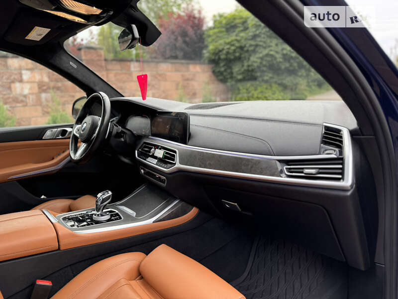 Внедорожник / Кроссовер BMW X7 2021 в Ровно