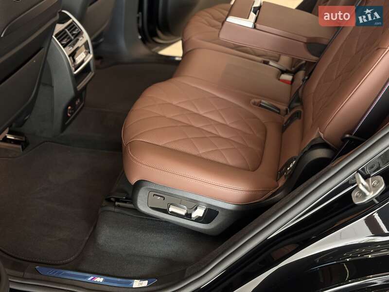 Внедорожник / Кроссовер BMW X7 2023 в Одессе