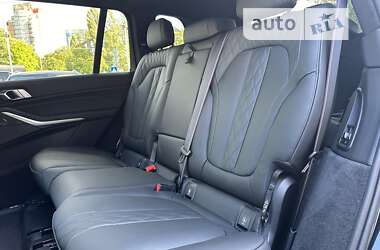 Позашляховик / Кросовер BMW X7 2024 в 