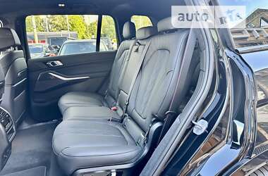 Позашляховик / Кросовер BMW X7 2024 в 