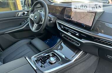 Позашляховик / Кросовер BMW X7 2024 в 