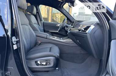 Позашляховик / Кросовер BMW X7 2024 в 