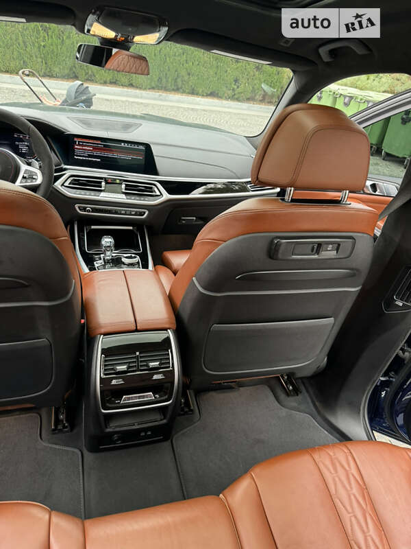 Позашляховик / Кросовер BMW X7 2022 в Дніпрі
