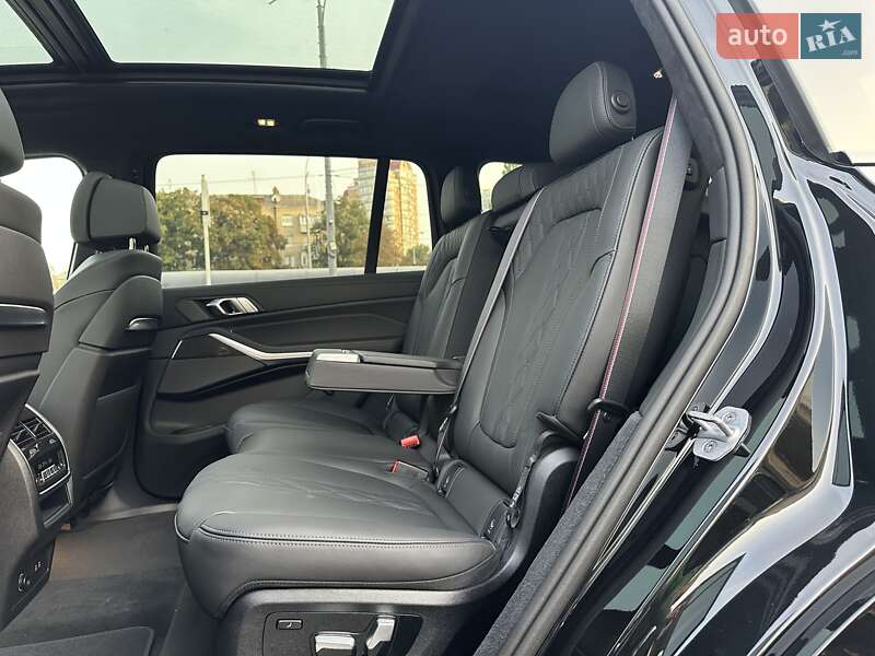 Внедорожник / Кроссовер BMW X7 2024 в Киеве