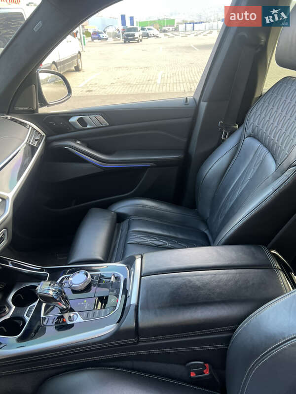 Внедорожник / Кроссовер BMW X7 2019 в Ужгороде